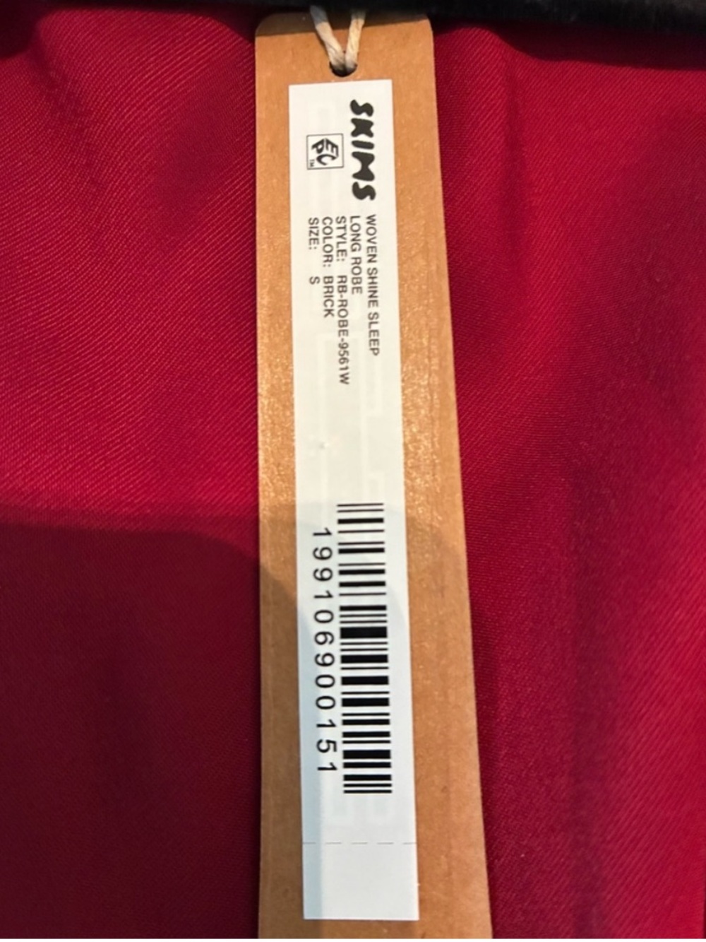 ❌SOLD❌ Skims Shine Robe - Picture 3 of 9